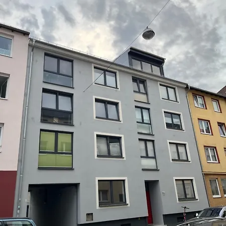 Modernes Mit 2 Schlafzimmern & Balkon In Mitte דירה *