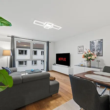 Modernes Mit 2 Schlafzimmern & Balkon In Mitte דירה