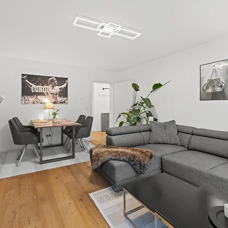 דירה Modernes Mit 2 Schlafzimmern & Balkon In Mitte הנובר